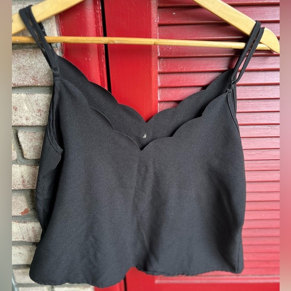 Women’s SHEIN black solid button tank top - Picture 3 of 6
